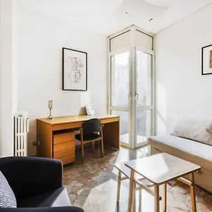 https://porta-romana-comfortable-flat-con-balcone.italymilanhotels.net
